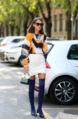 秋冬pick短裙过膝靴打造小个子的专属style