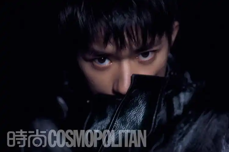 易烊千玺登时尚cosmo十二月刊封面笃定自我遵循内心节奏