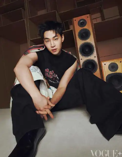 刘宪华多面氛围感大片##vogue 客座编辑刘宪华##vogue 二月刊