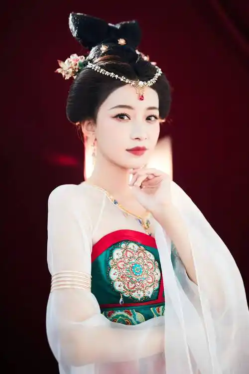 孙怡着一袭古装红裙舞蹈优雅温婉仙气飘飘