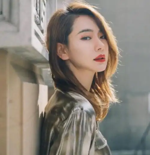 戚薇金瀚换上情头李承铉完美压制