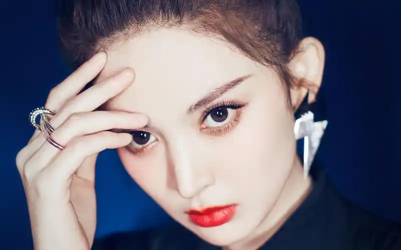 古力娜扎利落酷美高清桌面壁纸