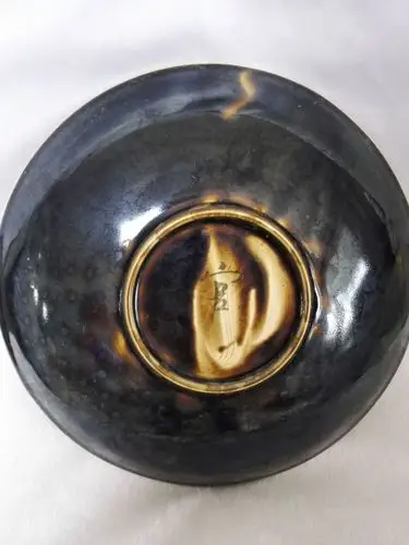 官字款黑定描金盘,请专家给看看