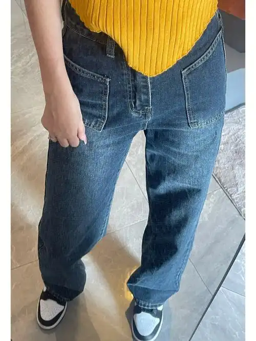 颜色是很正的深色牛仔裤型属于直筒带拖地 很好看#牛仔裤  #拖地裤