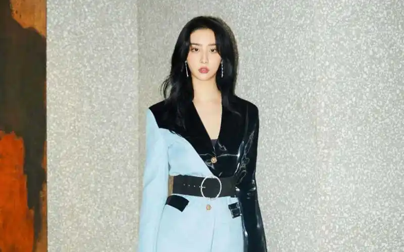 赵小棠复古优雅写真图片桌面壁纸