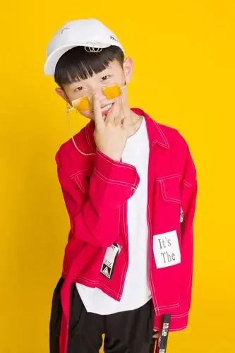 王子星小帅哥的10岁生日邀请函!