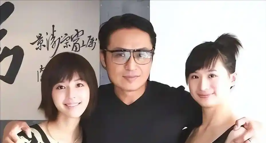 61岁马景涛再婚!小娇妻公然diss前妻们,网友:智商情商都堪忧!