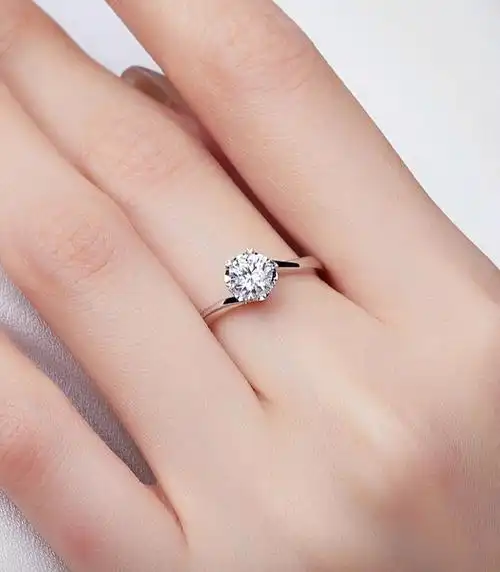 备婚闭眼入60甜到掉牙显大款结婚钻戒