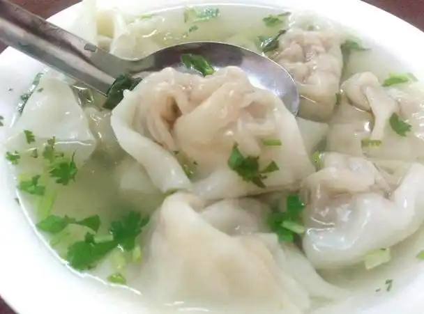 这家20年的老店,馄饨,鸡蛋糕,肉火勺,吊炉烧饼,样样征服你!