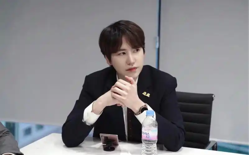 「曺圭贤」女友视角之我来接男朋友下班了