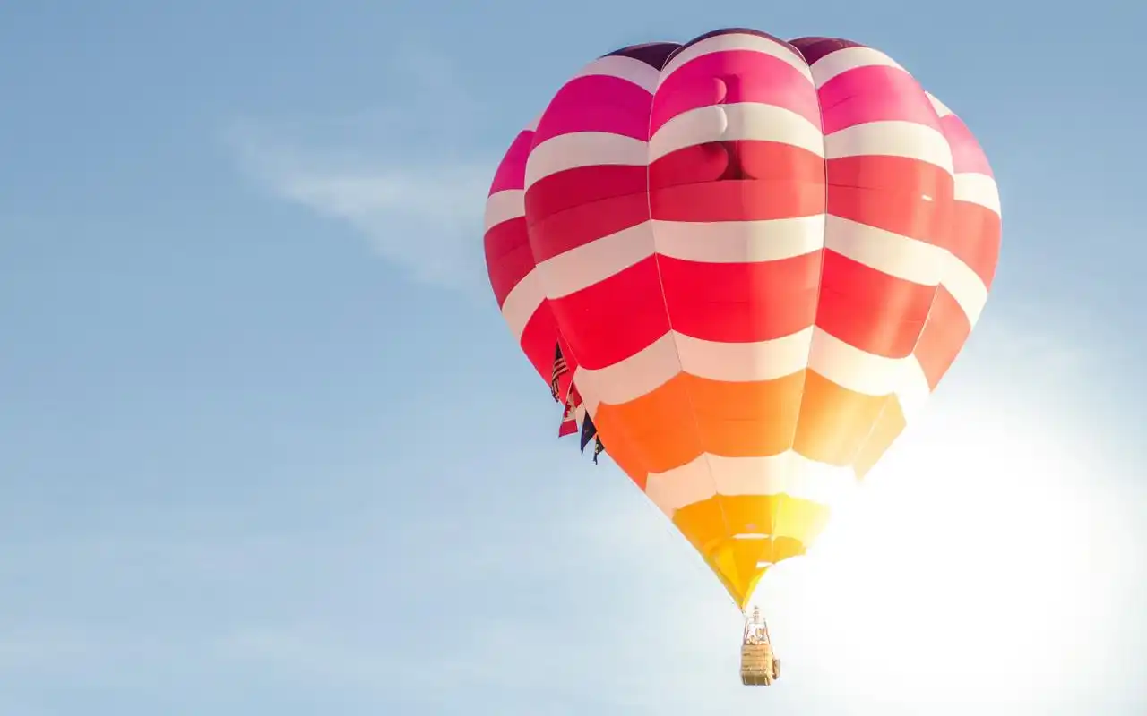 好看的热气球图片桌面壁纸