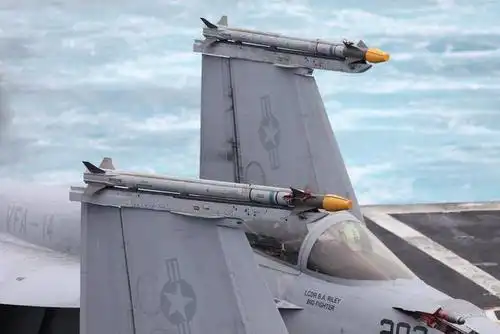 aim-9x号称世界上最先进的格斗空空导弹,如果真是被干扰掉就有点失颜