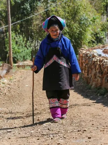 最后的"三寸金莲"老人