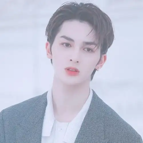 男爱豆头像朱正廷头像