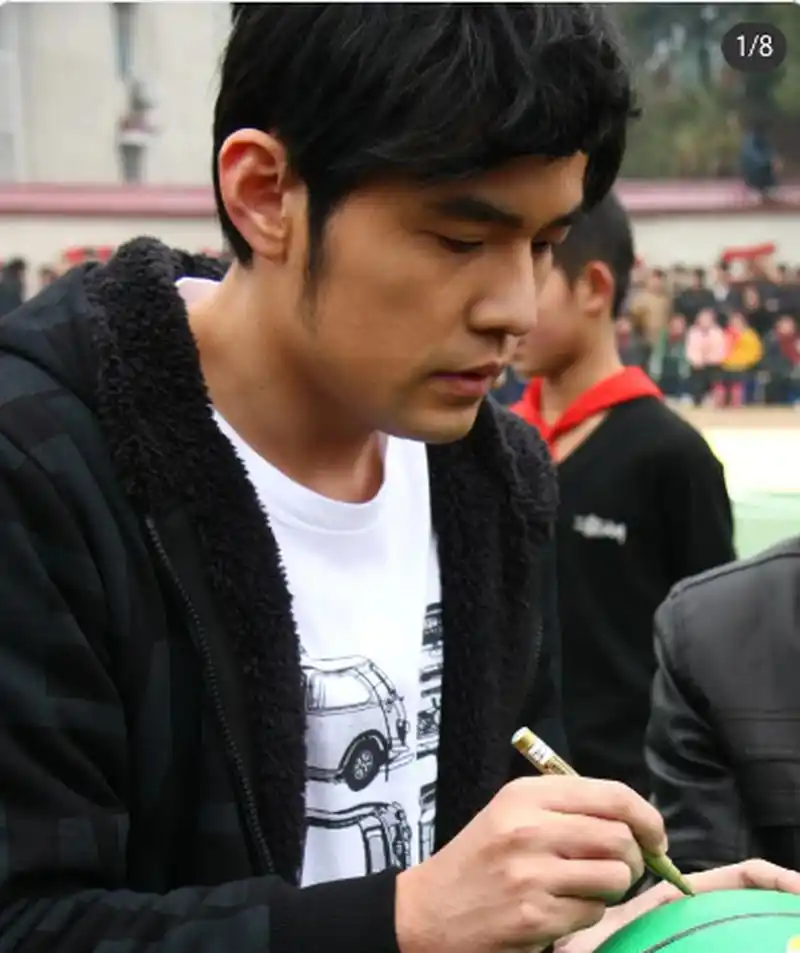 你没见过的明星老照片——周杰伦!