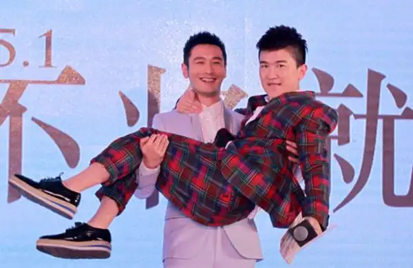 比何老师人缘还好的张大大凭豪华朋友圈又双叒叕开挂了