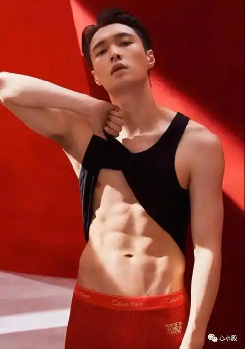 【ck新款】张艺兴真hold得住么?_内裤