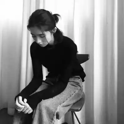 头像女黑白高冷2020_微信头像_头像控