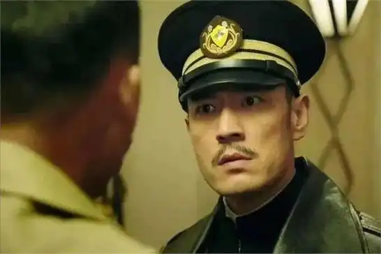 李光洁也曾陆续传出一些真假难辨的绯闻,但这些都如同浮云般一闪而过.