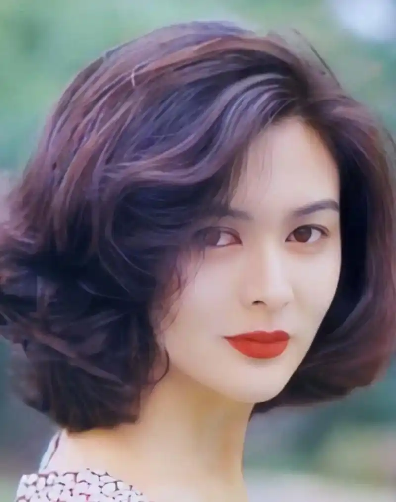 关之琳父亲关山:女儿28年不理他,去世后关之琳为他买400万墓地