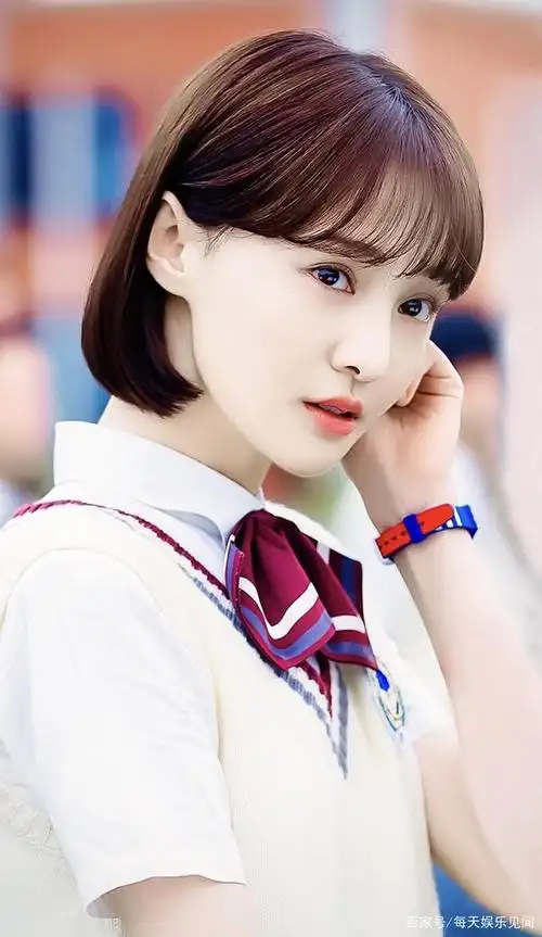 郑爽再穿清纯学生装,记忆中那个18岁少女立夏回归!