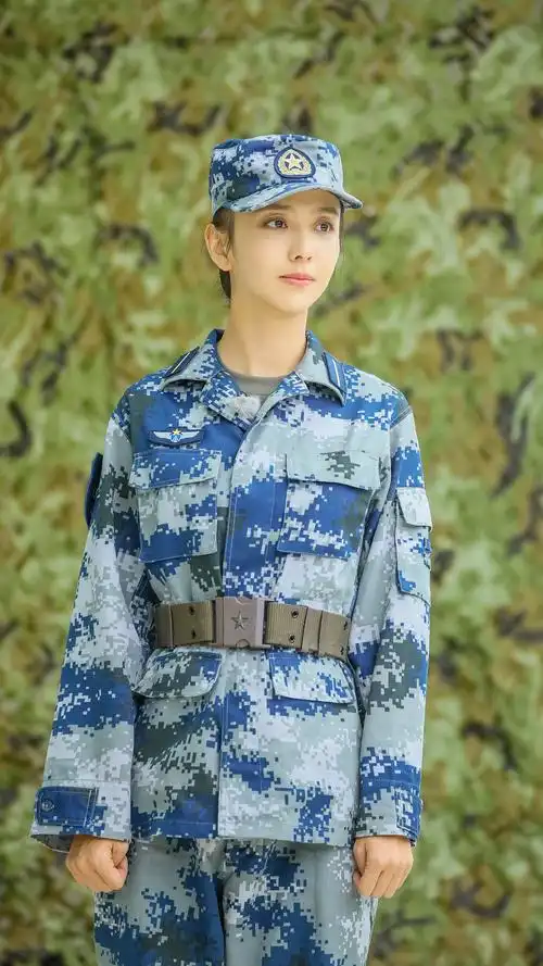 佟丽娅真正男子汉高清美图