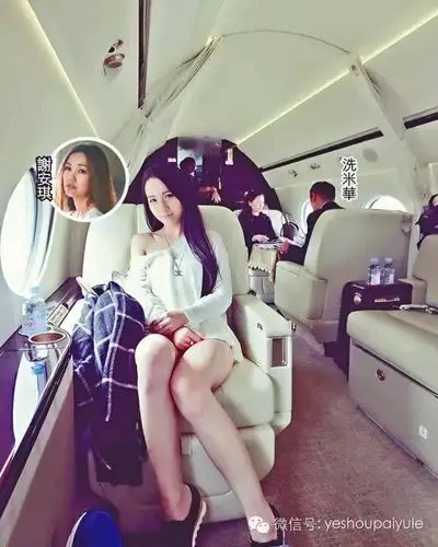 以前媒体还发现周焯华和无线小花刘俐有交集,刘俐赴澳门夜会娱乐大亨