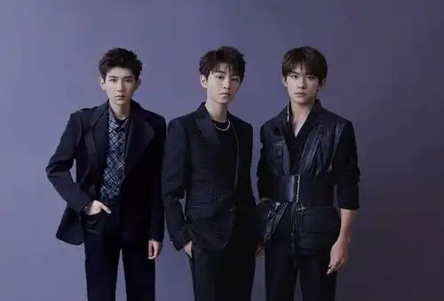 微博之夜阵容强大,tfboys三人合体,官宣图片细节令人疑惑