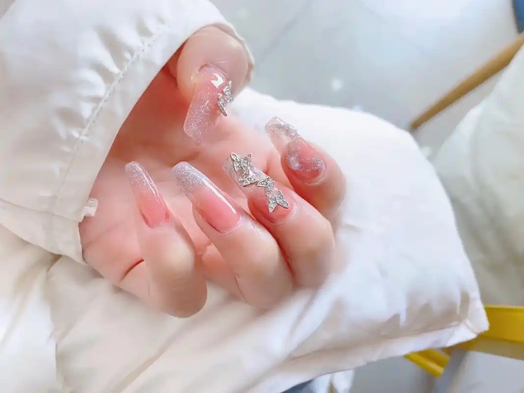 两只手,两个美甲,都是为了抢钱,看到红票票就手痒,我有罪01 - 抖音