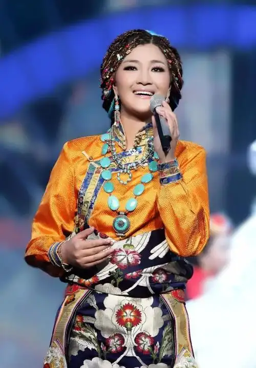 降央卓玛一曲天边唤醒美丽清晨