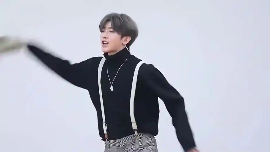 【ikun专属】kunkun背带裤打篮球是真的帅