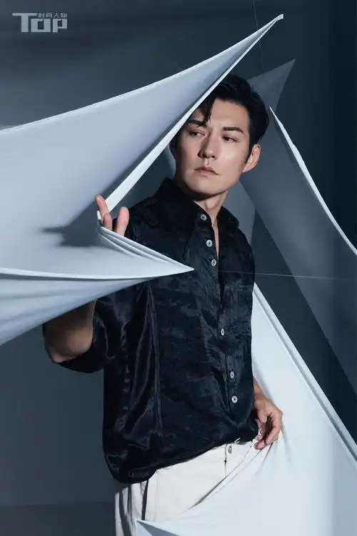 严屹宽遐想空间大片##tops时尚人物