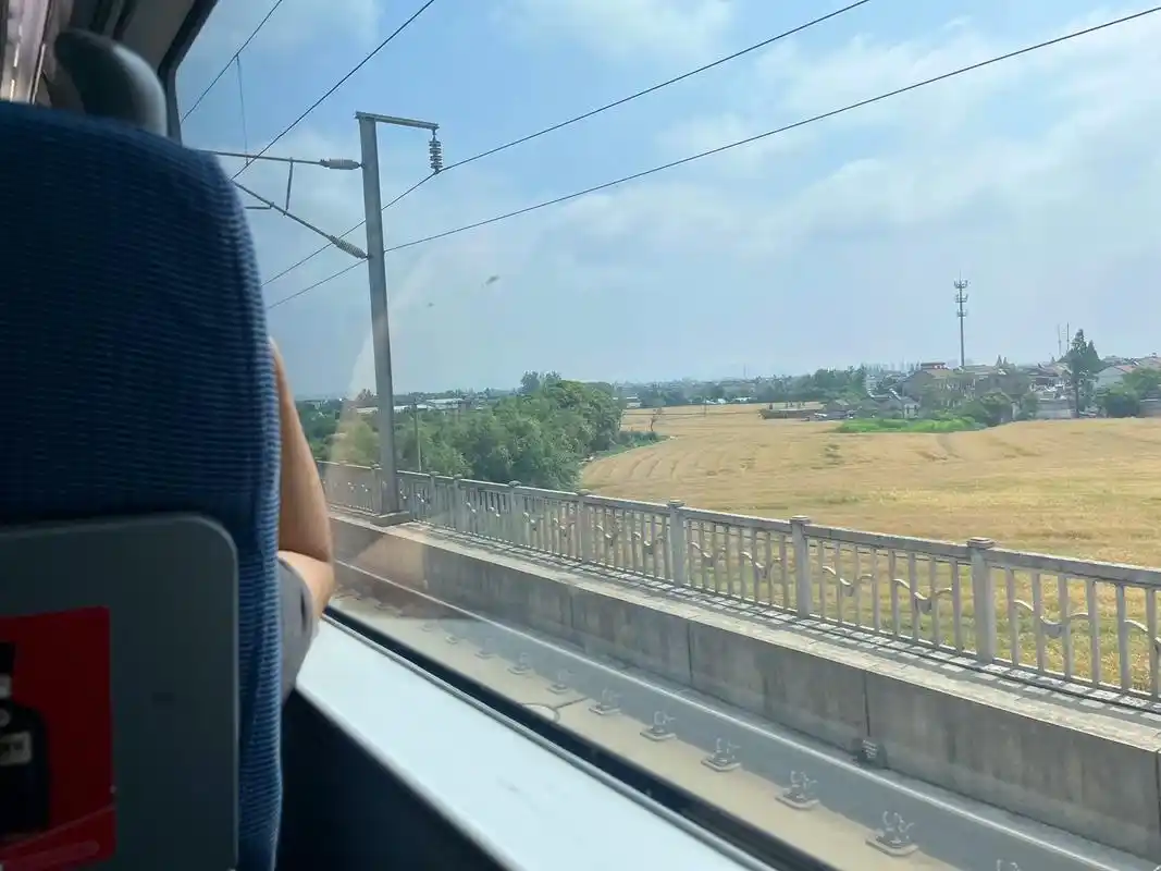 不知道什么时候在高铁上习惯性拍一张窗外.#高铁上的风景 #车 - 抖音