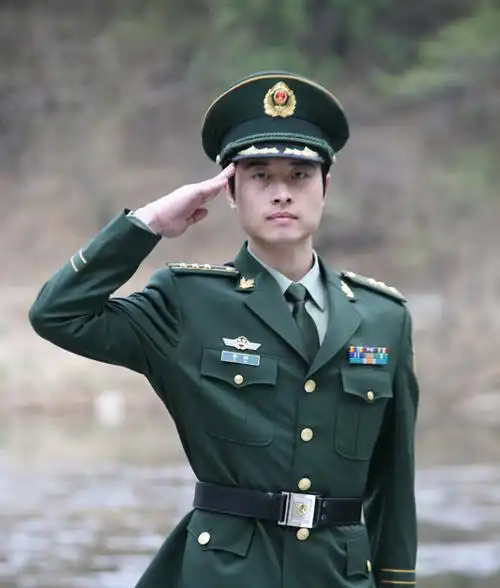 武警部队8月1日起全面换装