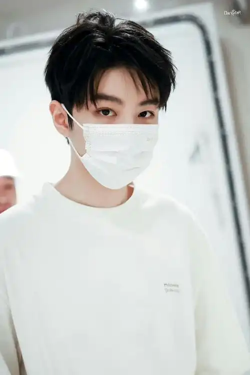 tfboys眼部特写#王俊凯这双会爱人,更让人爱的漂亮大眼睛就是最展贵