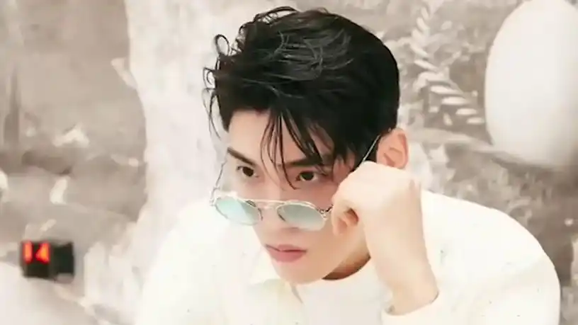 建议王子异眼镜半永久眼镜一戴气场全开