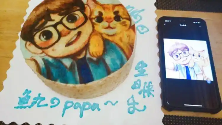 cv倒吊男[超话]#下班回来男哥直播了[允悲].