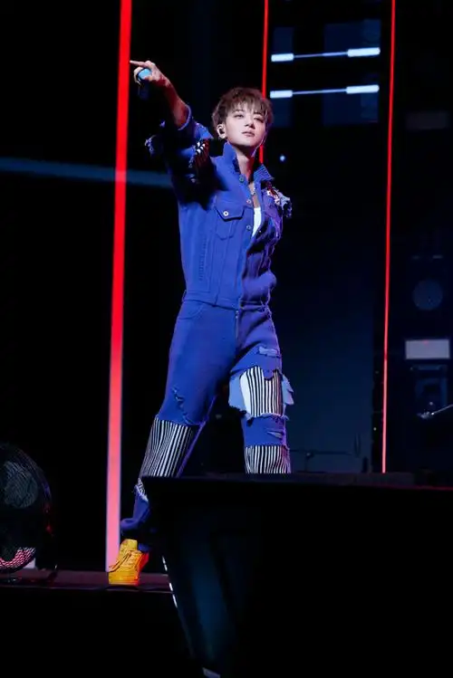 1516615黄子韬唯粉26615超话等级10级以上且黄子韬微博金