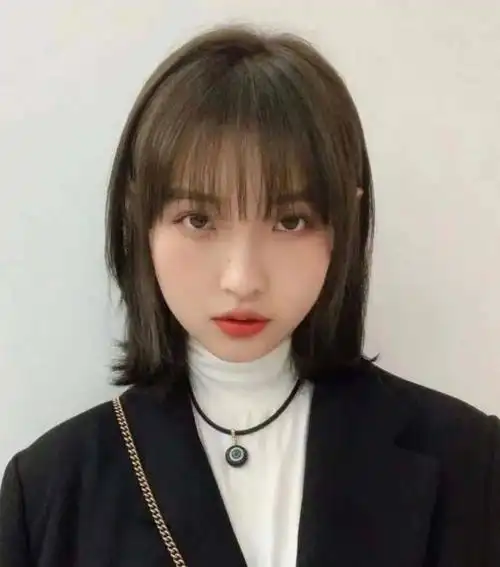 不用打理的短发发型女,2021流行的女生短发