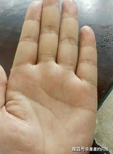 一生"命苦"的男人手相,注定贫困潦倒一生,不能大富大贵
