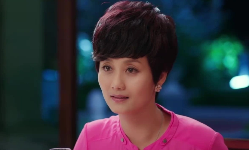 她是张翰的"母亲",女儿还是一位奥运冠军,如今年过半百知性优雅