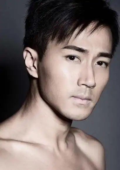 【图】刘恺威肌肉图片欣赏 与 汪明荃再合作出演《风云天地》