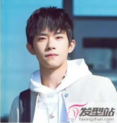 15岁男生适合什么短发 清爽帅气打造阳光少年_发型站_最新流行发型