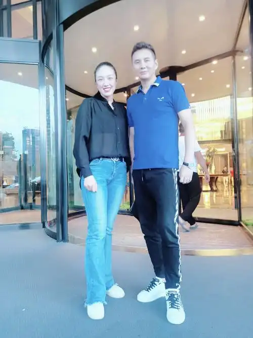 非常有幸能与影视名星,歌星,viiva全球联合创始人章小军总裁合影