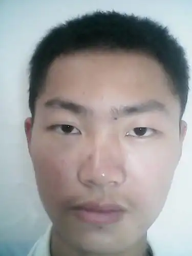 这个男的帅吗?素颜没ps,能看得出来他是否花心吗?我想追他怎么办?