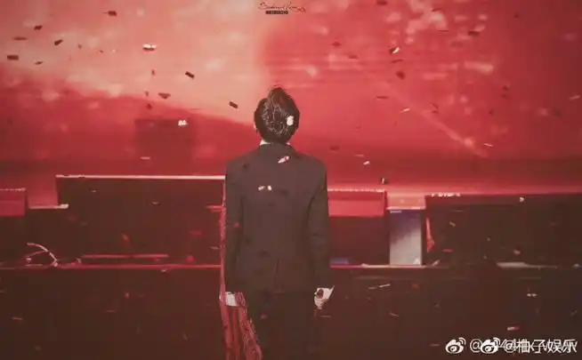 易烊千玺氛围感背影杀##易烊千玺背影好有安全感