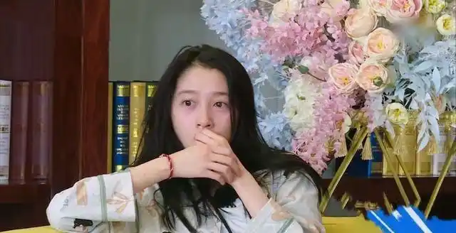 组图:关晓彤被强制素颜出镜 关掉美颜真实皮肤状态曝光|新浪娱乐|王牌