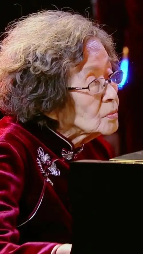 新中国第一代钢琴家巫漪丽离世,再听《梁祝》送别老人!92