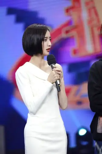 佟丽娅做客快本显率性可爱 脑力全开"拼"出整期快乐