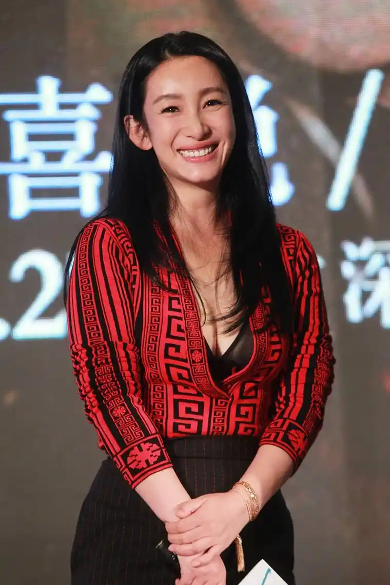 【组图】刘青云井柏然为秦海璐庆生 《三城记》提档pk《聂隐娘》(组图